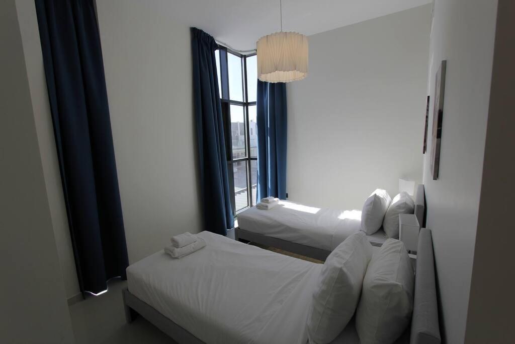 Specious 3 Bedrooms With Maid Room Villa Dubaï Extérieur photo